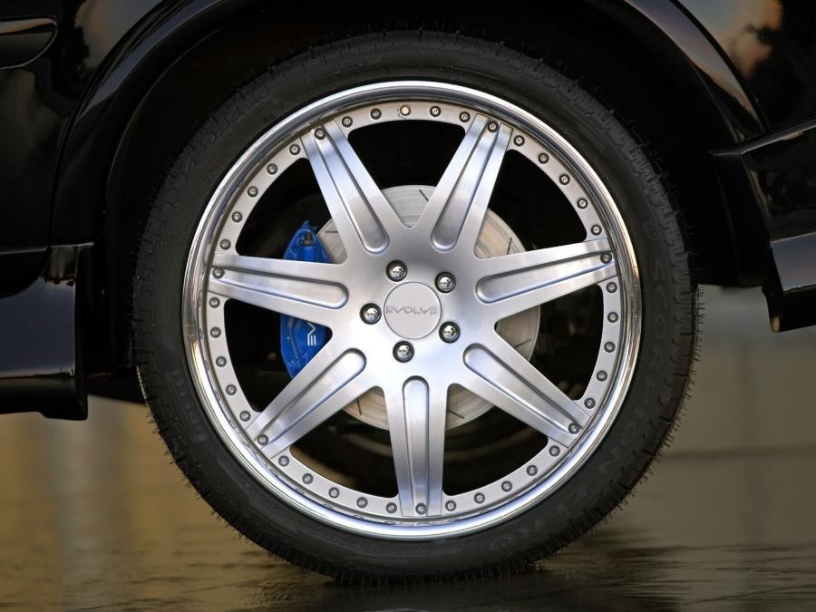  Volvo XC90 V8 Evolve Concept 2006 года  (фото 5 из 19)